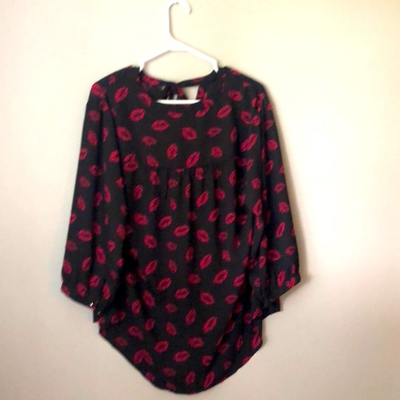 Black and pink TORRID blouse - Picture 3 of 6